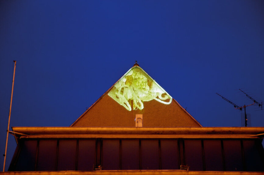 Petr Zubek, Corner, 2008, video installation, Malinovského nám. /Dům umění města Brna/